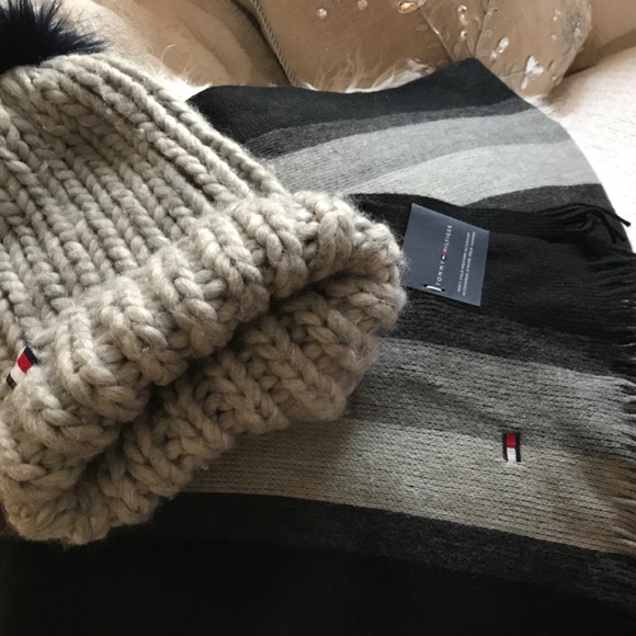 Tommy Hilfiger hat and scarf (unisex) - Picture 4 of 4